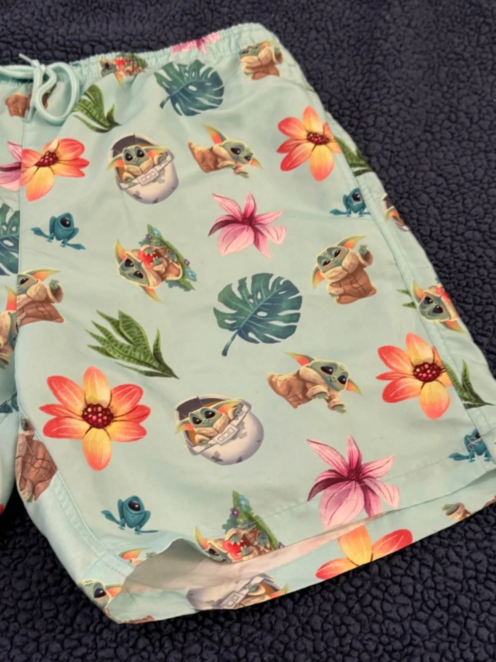 Star Wars Men Mandalorian Swim Trunks Shorts Sz lg Grogu Baby Yoda Blue Tropical